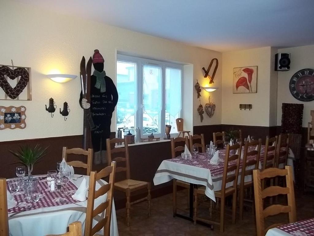 Hotel Restaurant Le Chalet Pierre-Percée Esterno foto